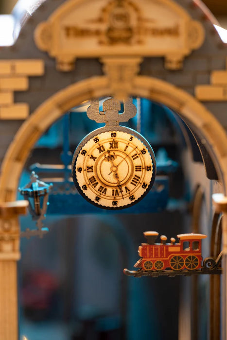 Book Nook Kit in Legno – Viaggio nel Tempo 