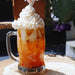 Butterscotch Brew servido como té caliente