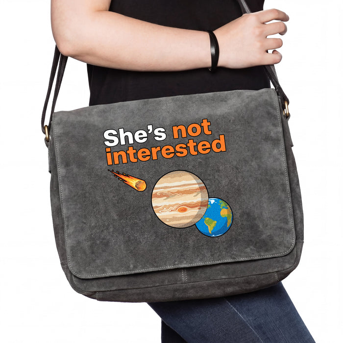 She’s not interested - Tasche