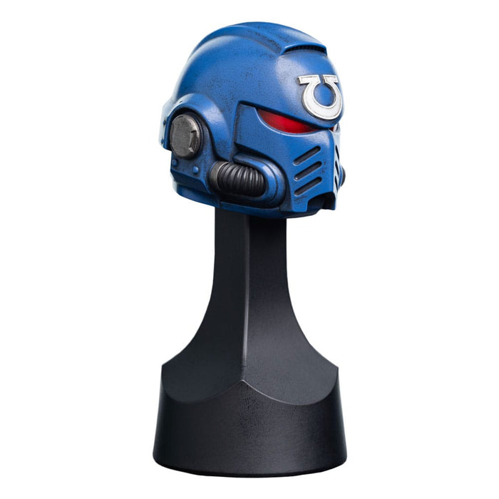 Réplica del casco de los Ultramarines de Warhammer 40,000